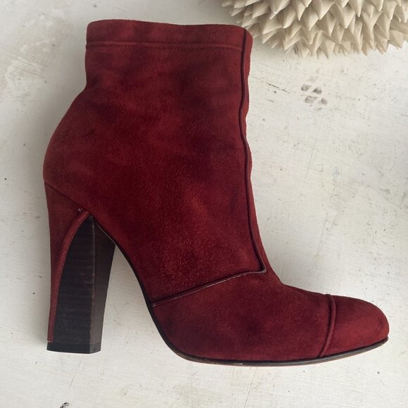 Cole Haan Rust Suede Almond Toe Cap Toe Ankle Boot D22838, Size: 8B - Picture 13 of 14